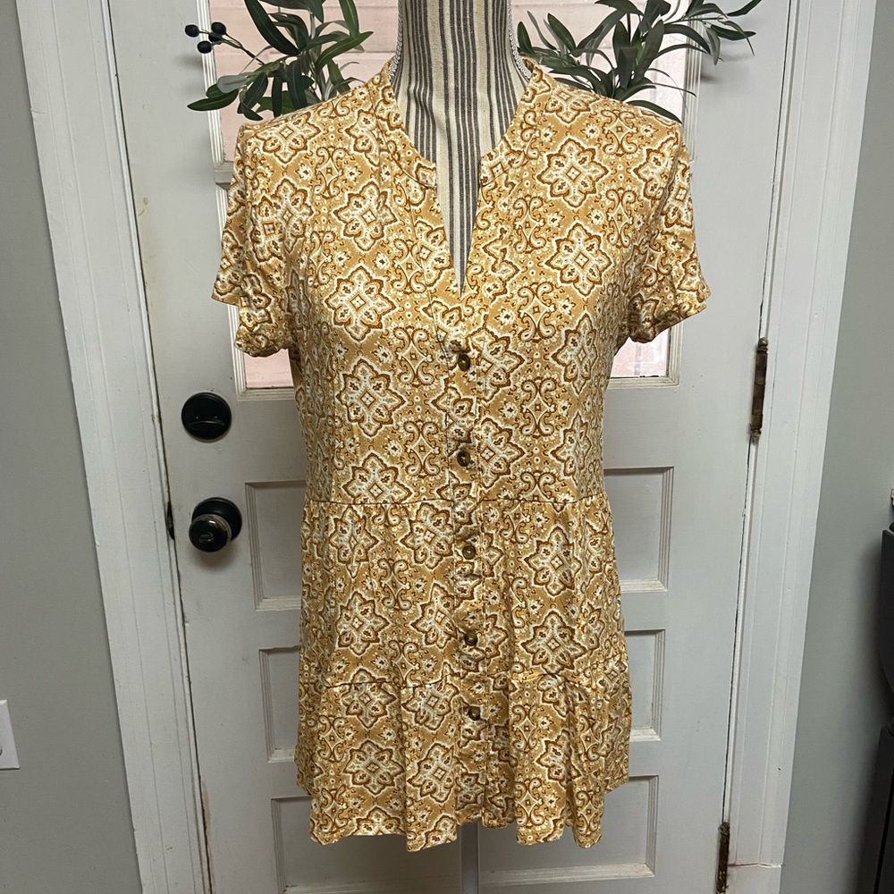 Wonderly button front tiered tunic.